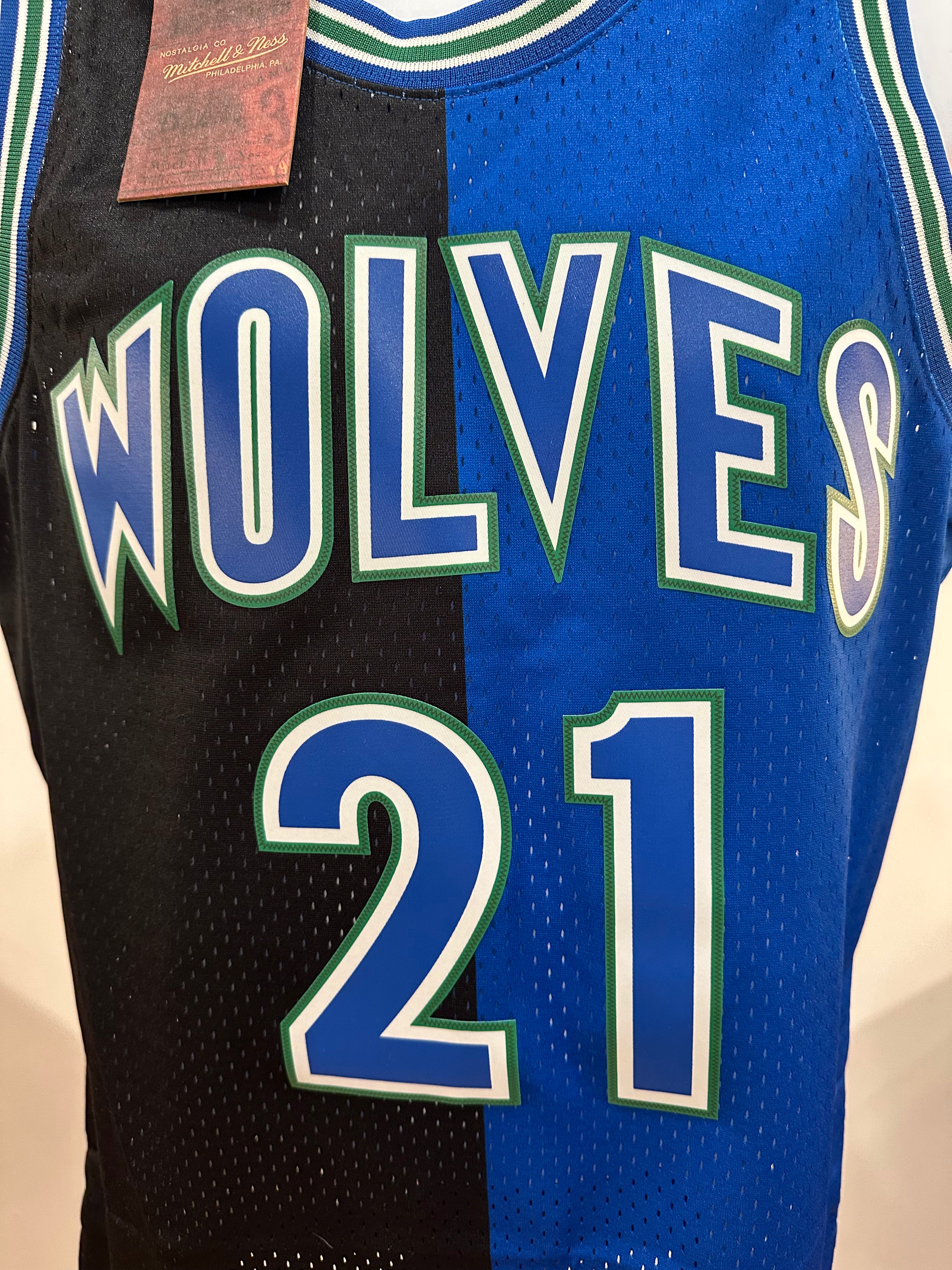 (Men's Medium) Kevin Garnett Mitchell & Ness Split Jersey