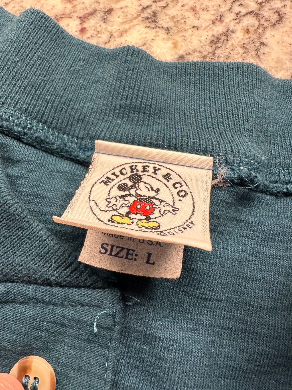 (Men's Large) 90s Tweety Bird Henley Short Sleeve