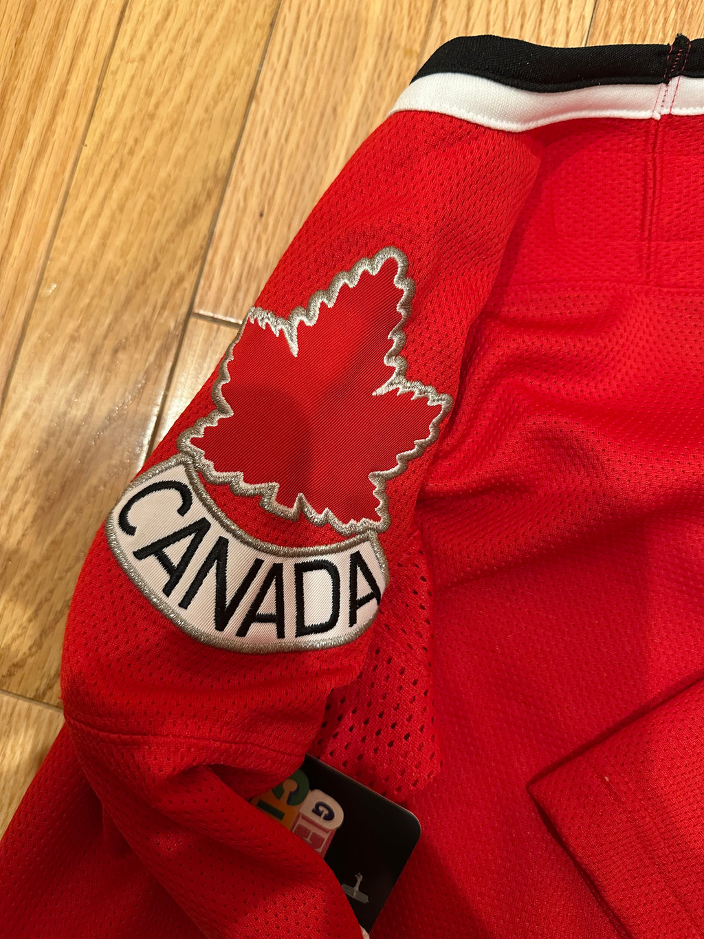 (Kids Medium) Y2K Team Canada Nike Hockey Jersey