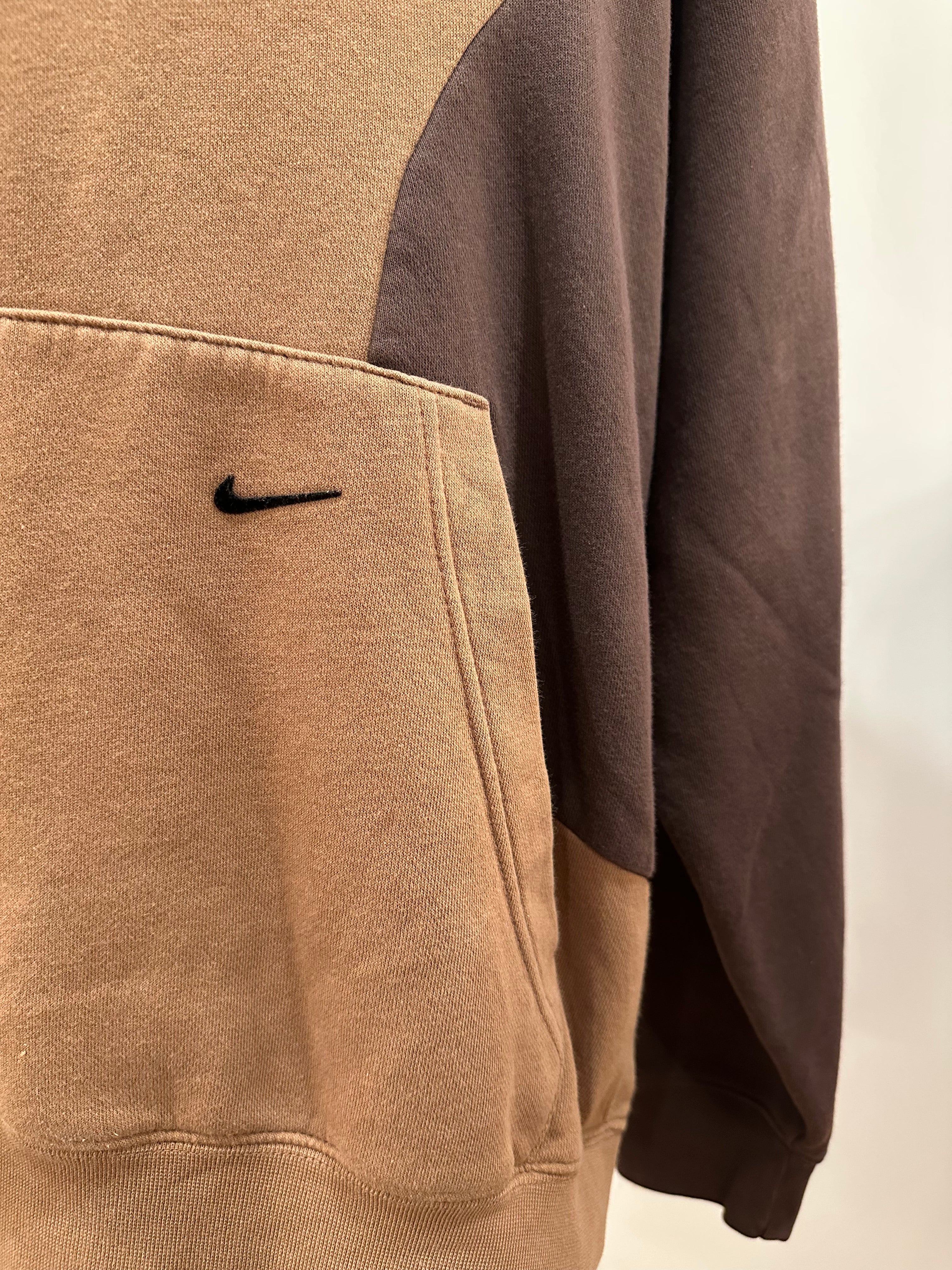 (Men's 2X) 2000s Brown Wavy Nike Hoodie